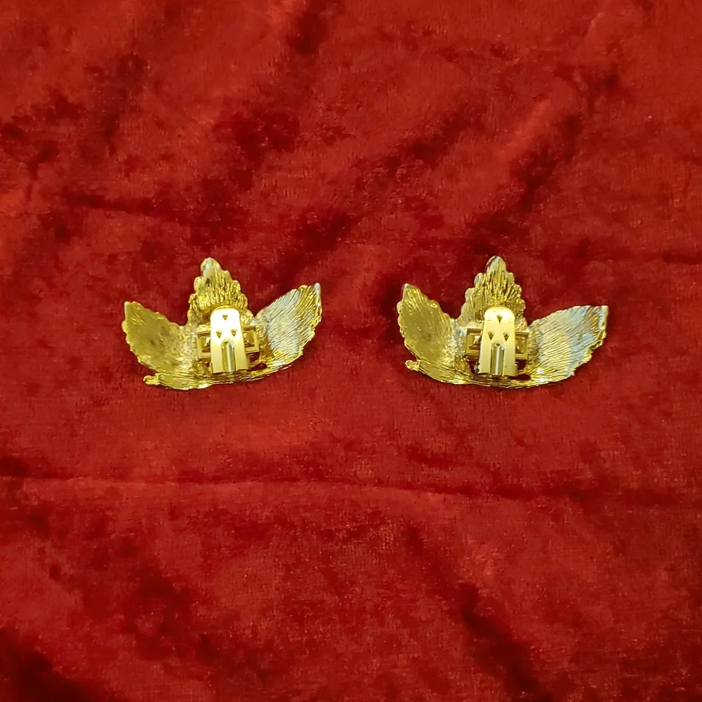 Vintage Gold Tone Leaf Shaped Shoe Clips Signed With Patent #